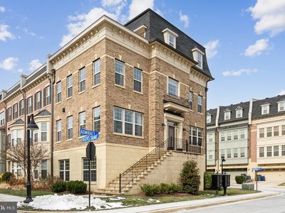 811 Admirals Way #315, Oxon Hill, MD, 20745