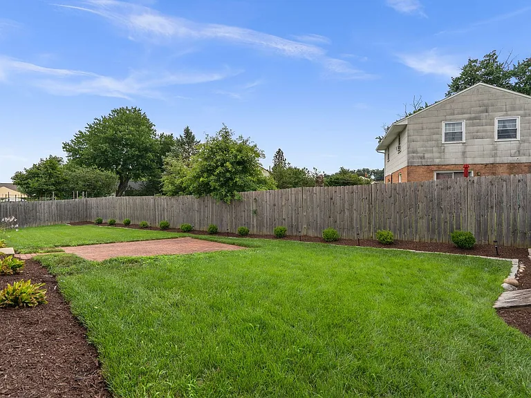 2521 Shanandale Dr — Photo 44