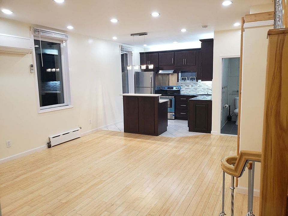 1st image of 318 E 62nd St APT 3R