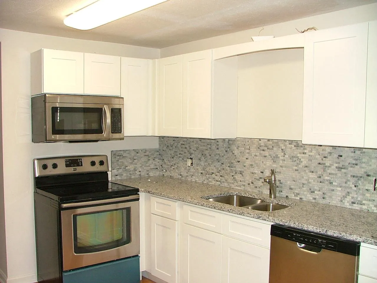 742 Meigs St — Photo 1