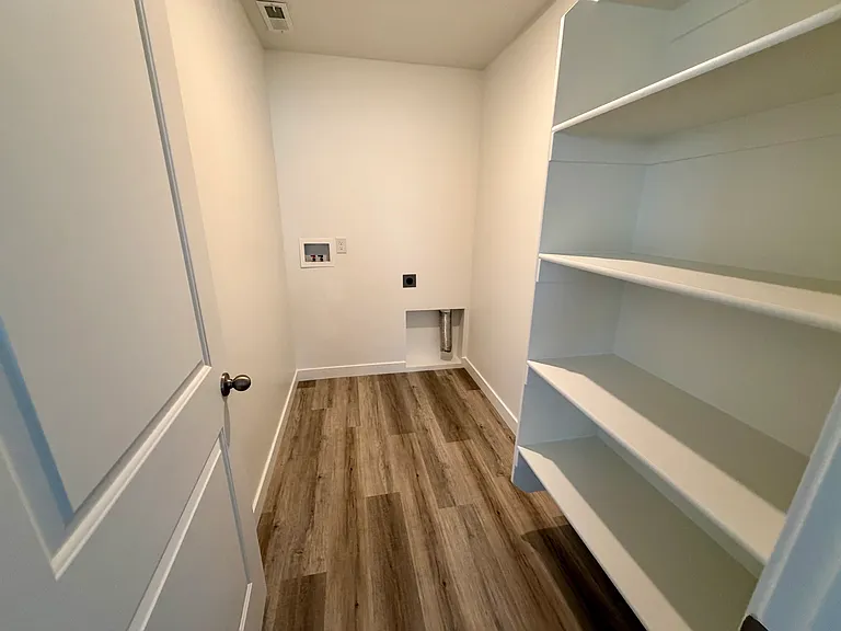 1868 N Blue Iris Ave — Photo 12
