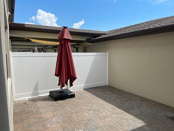 2nd image of 5026 Caspian St