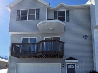 872 Camelot Ln, Harrisonburg, VA 22801