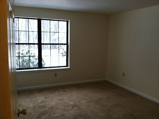 2nd image of 8 Oriole Ct