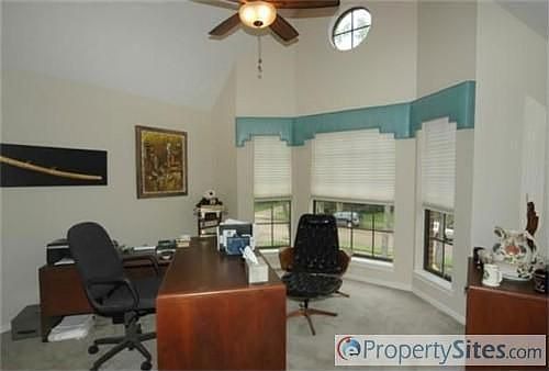 3rd image of 15911 Parkchester Dr
