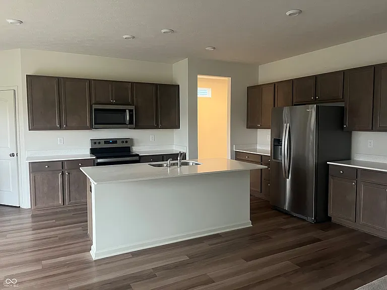 3340 Preakness St — Photo 6