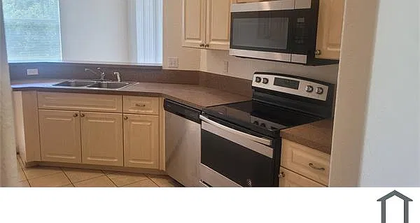 3 bed, 1653 sqft, $3,040 — Photo 4