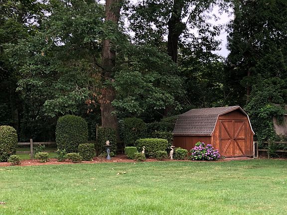 Dutch barn - ample storage