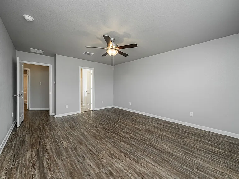 1368 Kingsgate Dr — Photo 20