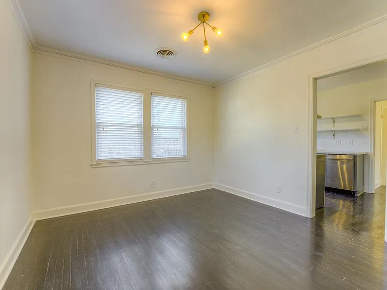 272 Aurora Cir — Photo 4