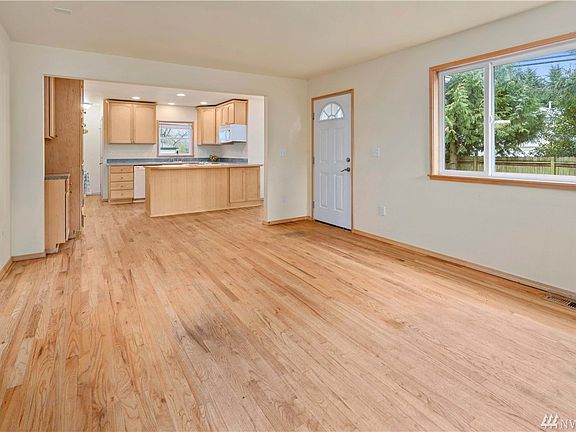5th image of 2312 S 128th St
