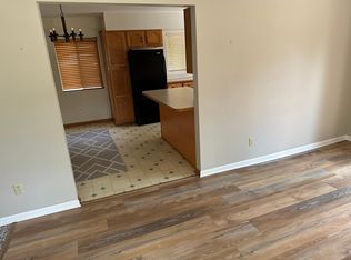 1600 Pike St, Haslett, MI 48840