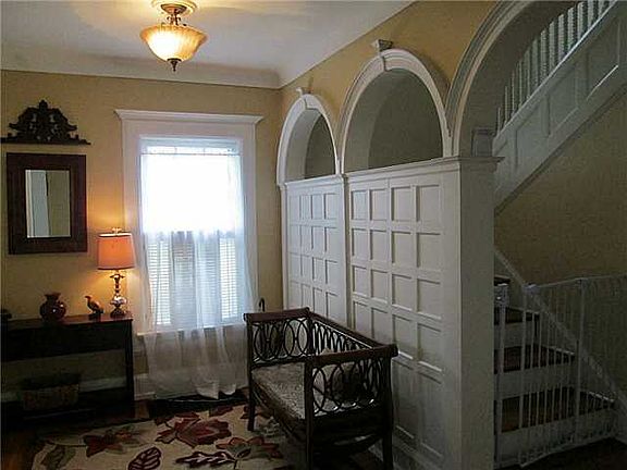 5th image of 576 E Front St