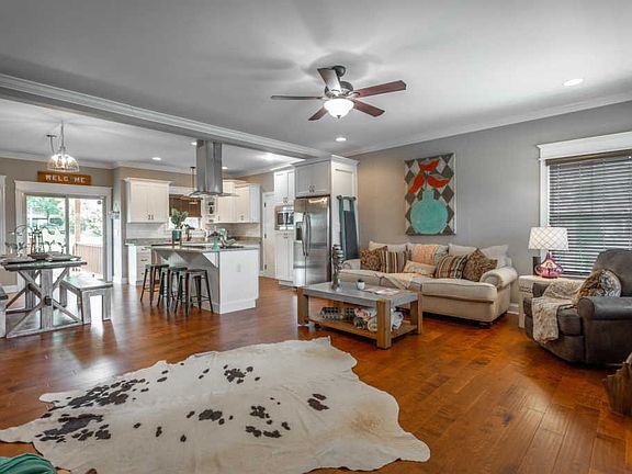 2nd image of 171 Canary Cir
