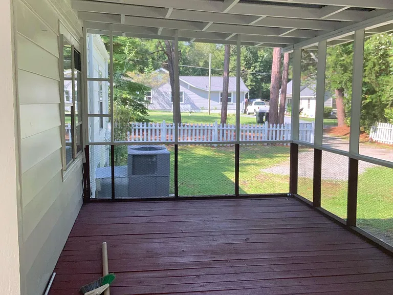 1101 N Poplar St — Photo 13