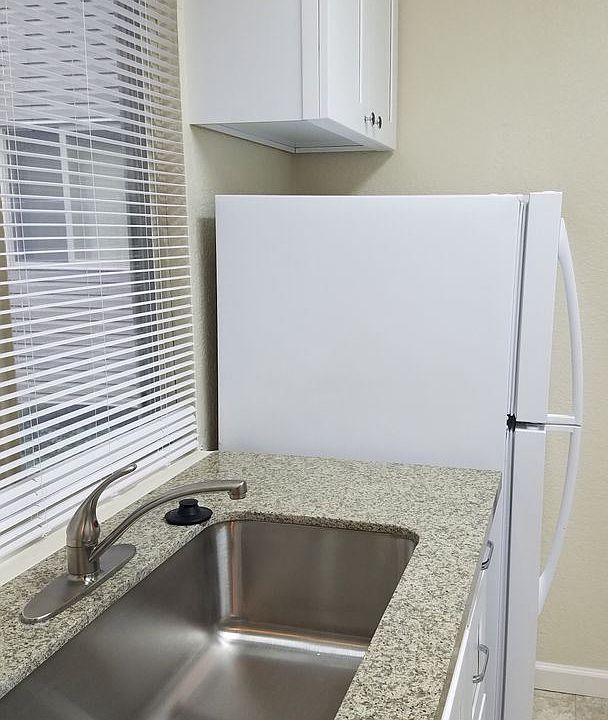 1st image of 17250 NE 8th St APT A
