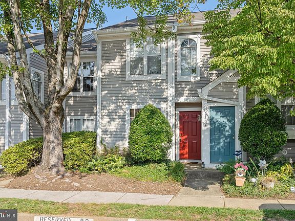 2nd image of 2805 Yarling Ct #2805