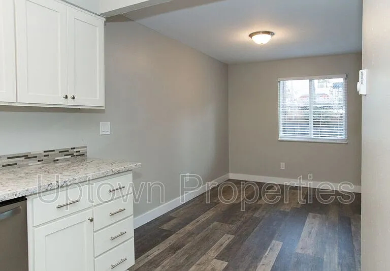 2602 NE Lombard St — Photo 7