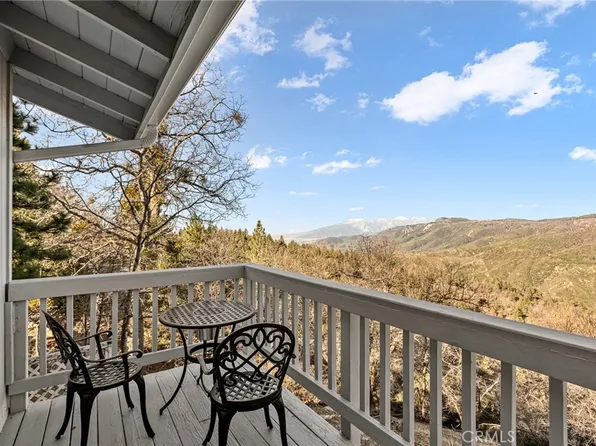 30396 Live Oak Dr, Running Springs, CA 92382