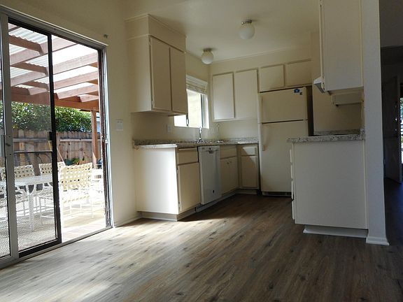 4th image of 4435 El Carro Ln