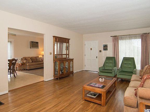 4th image of 1200 S Del Mar Ave