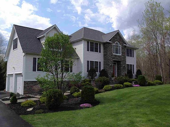 2nd image of 3 Gina Ln