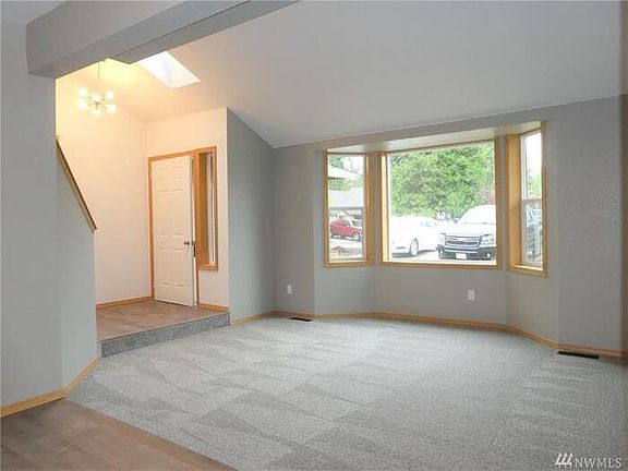 5th image of 1817 Diamond Ct SE