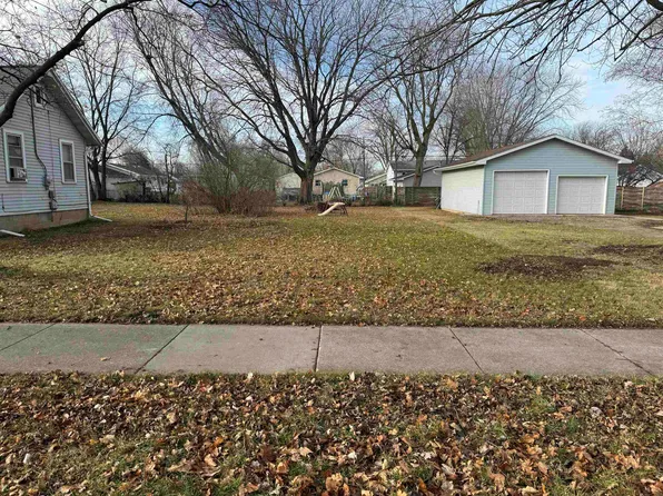 Ashland St, Oshkosh, WI 54901