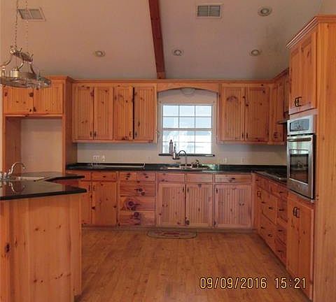 4th image of 410 Rs County Road 1515