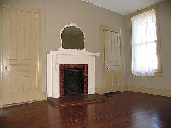 2nd image of 2550 Ingleside Ave #2