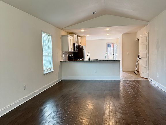 5th image of 1012 E Olrich St