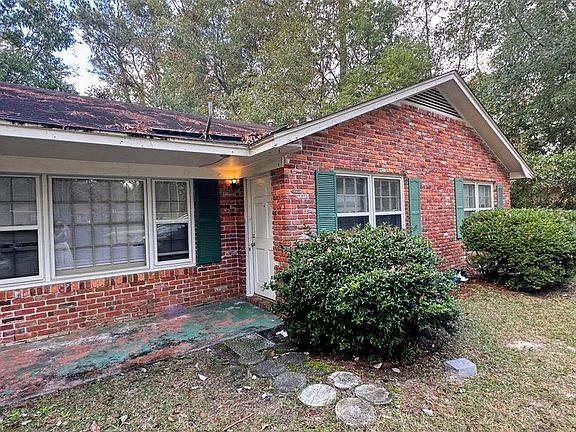 2nd image of 108 N Edgewood Dr #A