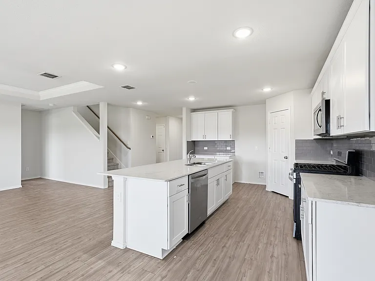 933 Dressage Dr — Photo 8