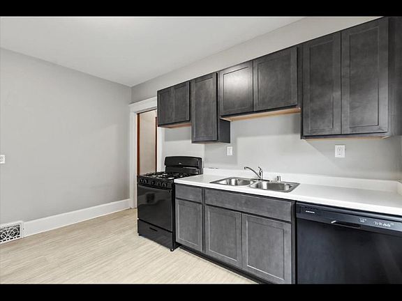 3rd image of 1806 E Newberry Blvd #1