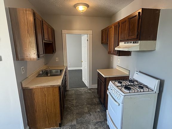 2nd image of 598 Brock Ave