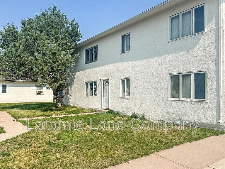 1268 N 6th St #B — Photo 2