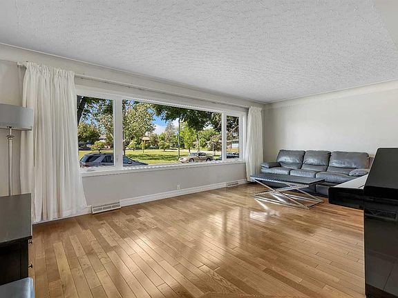 4th image of 3324 SW Morley Cres NW