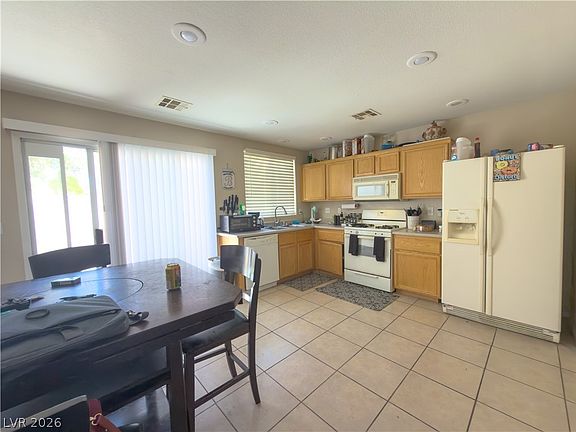 5th image of 4048 Knoll Ridge Ave