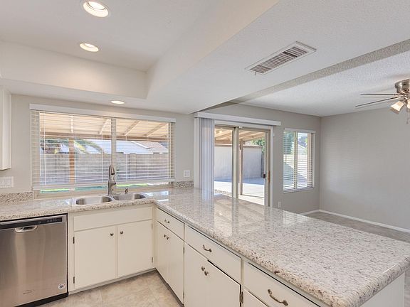 5th image of 2301 W Caribbean Ln
