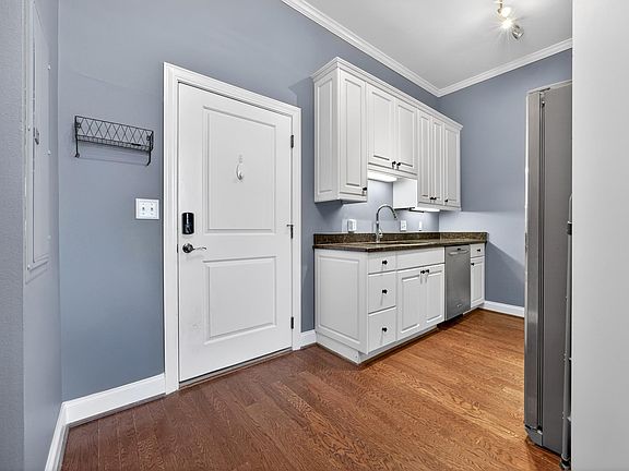 3rd image of 705 Maple St APT F204