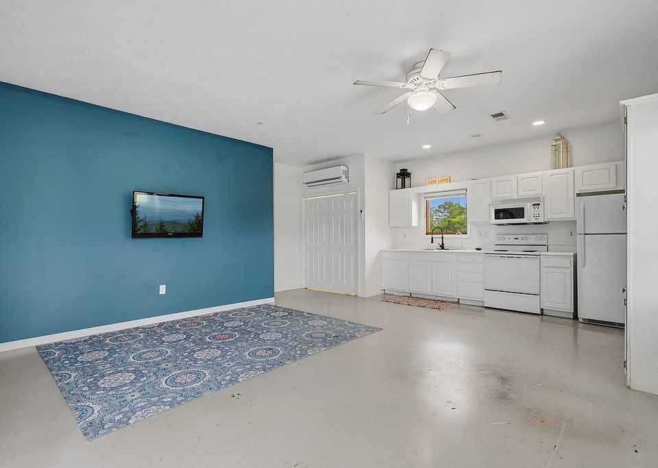 34th image of 6052 Morganton Rd