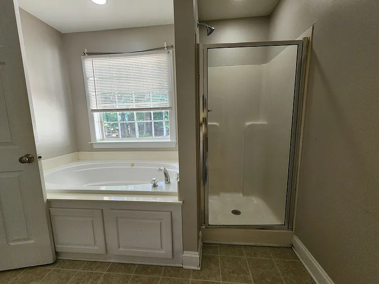 381 Rosemount Dr — Photo 13