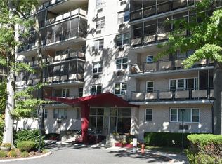 80 Cartright St #PENTHOUSE F, Bridgeport, CT 06610