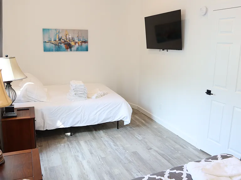 455 Pavonia Ave #2C — Photo 23