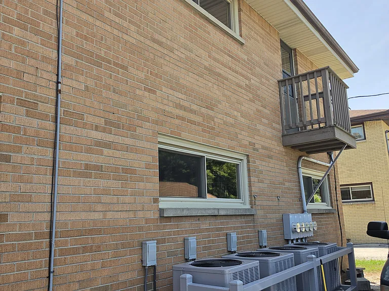 2322 W Bolivar Ave — Photo 3