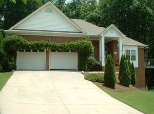 5352 Fernbrook Falls Ct, Flowery Branch, GA 30542