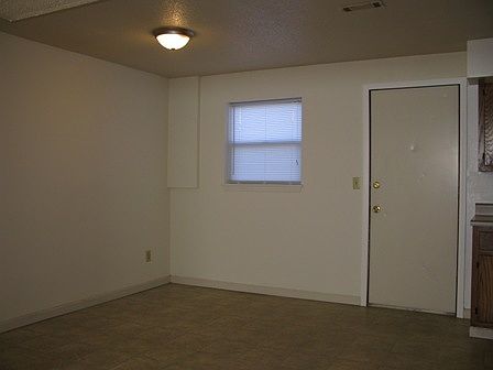 5th image of 2834 Whitener St APT 2