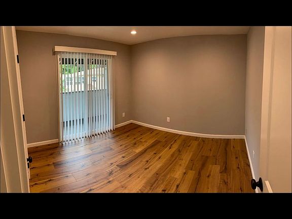 2nd image of 1626 Lyndon St #C