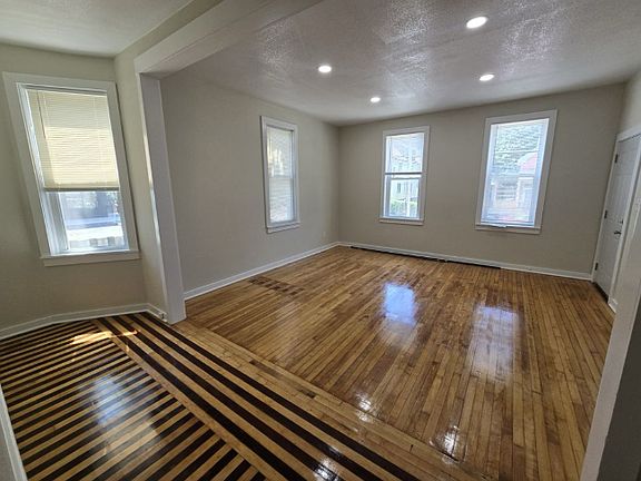 2nd image of 1726 N Arlington Pl #1