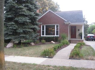 2072 Bradford Rd, Birmingham, MI 48009